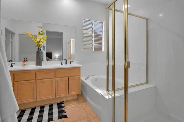 45180 Debbie Drive, La Quinta CA: https://media.crmls.org/mediaz/360b3f7d-be74-48b5-bde7-dfa1e8058f03.jpg