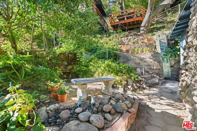 860 Old Topanga Canyon Road, Topanga CA: https://media.crmls.org/mediaz/360b4d0e-0317-4615-bdbd-b5173a9626a7.jpg