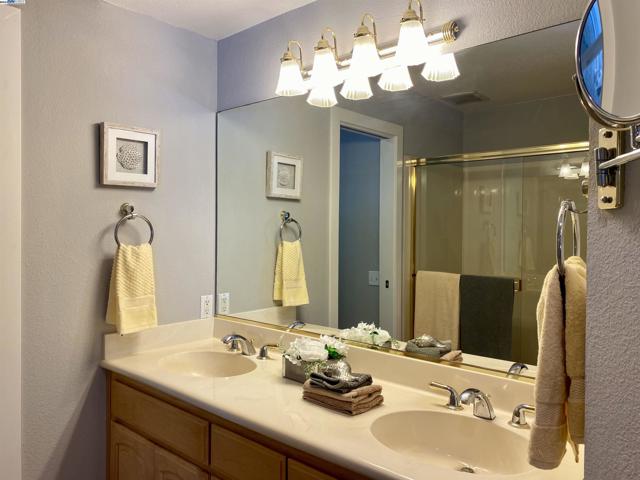 Image 22 of 35 For 1833 Nakoma Ct