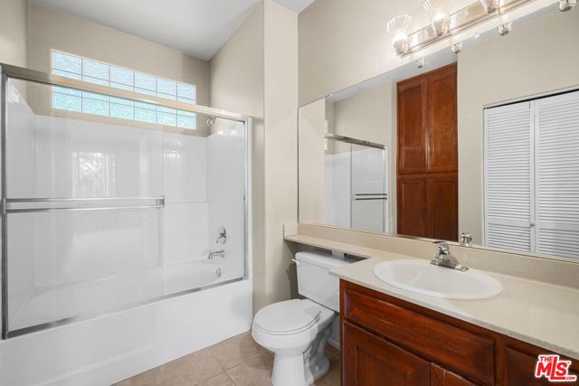 10275 Missouri Avenue, Los Angeles CA: https://media.crmls.org/mediaz/360c3c0a-39de-4070-997e-6330abc9cc48.jpg