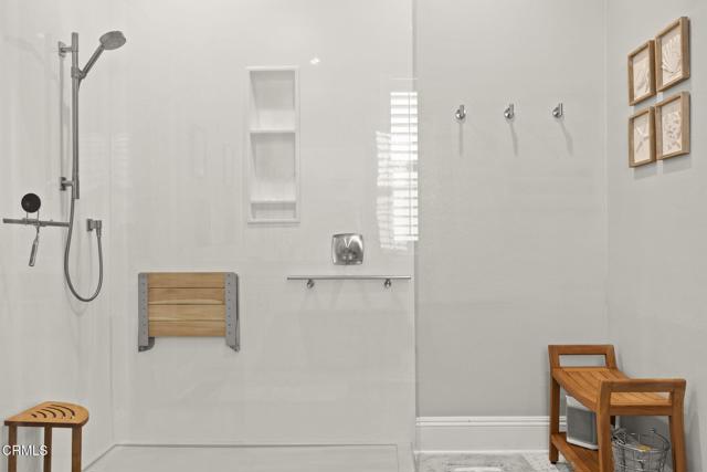 508 Autumn Path Lane, Santa Paula CA: https://media.crmls.org/mediaz/360c8711-e461-47d0-aff0-095cdc4cae58.jpg