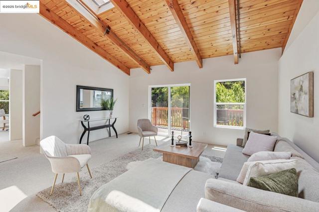 6659 Exeter Dr, Oakland CA: https://media.crmls.org/mediaz/360d20eb-3ca1-4f1b-a615-a62312575e2c.jpg