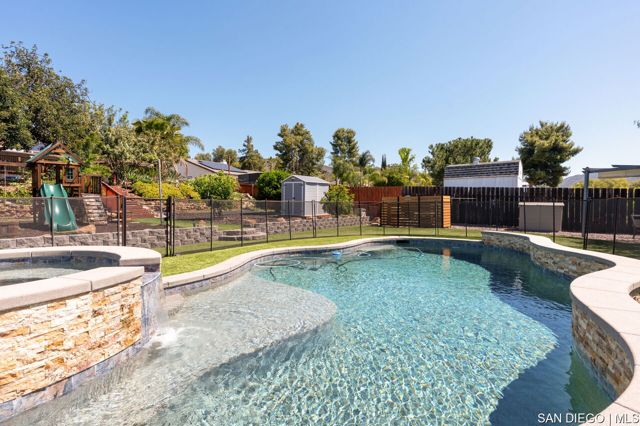 23849 Gymkhana RD, Ramona CA: https://media.crmls.org/mediaz/360d374c-49ee-4c0d-8f26-fded4f9bb6e5.jpg