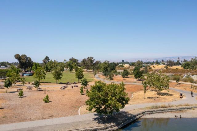 3591 S Bascom Avenue, Campbell CA: https://media.crmls.org/mediaz/360d3776-17bf-4063-be1f-8bac190e095b.jpg