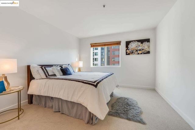 6400 Christie AVE, Emeryville CA: https://media.crmls.org/mediaz/360ef00a-a3ba-4a81-9e87-3156a87dc423.jpg