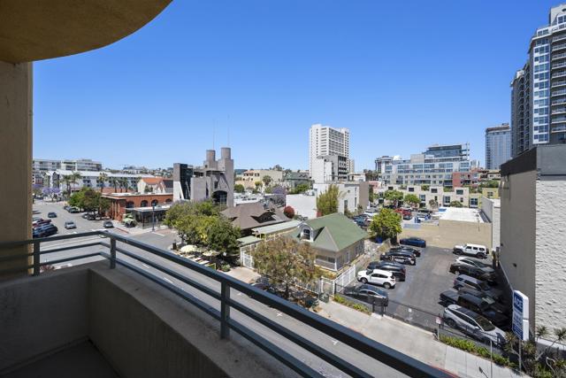 1501 India St, San Diego CA: https://media.crmls.org/mediaz/360fc2b5-fd19-436c-831a-b173ec1bc35a.jpg