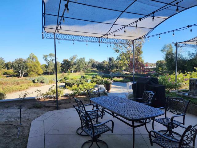 1402 Via Mil Cumbres, Solana Beach CA: https://media.crmls.org/mediaz/3610cb6a-07e0-4cc7-98ae-354066030ff3.jpg