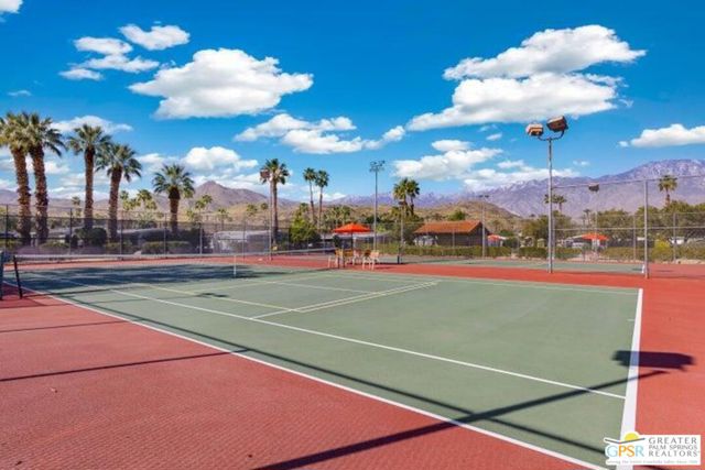 274 Encino Drive, Palm Springs CA: https://media.crmls.org/mediaz/361104db-44ec-43a3-80dc-651e90070276.jpg