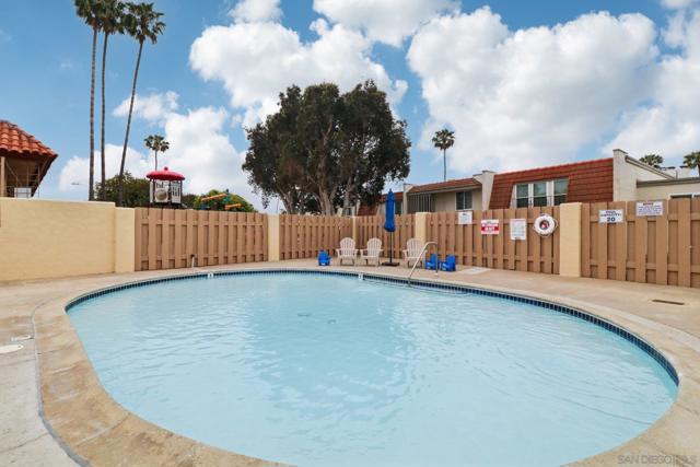 4174 Balboa Way, San Diego CA: https://media.crmls.org/mediaz/36111f8b-b360-4bbb-a4c2-e383ca95d2cd.jpg