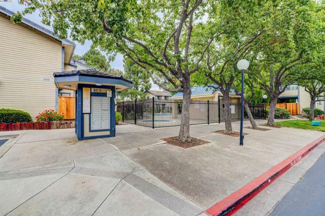 Image 39 of 50 For 6047 Joaquin Murieta Ave  F