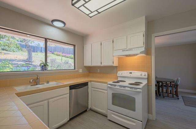 3065 Hermitage Road, Pebble Beach CA: https://media.crmls.org/mediaz/3611cc9e-0012-4304-ad7f-cb7a2d825eab.jpg