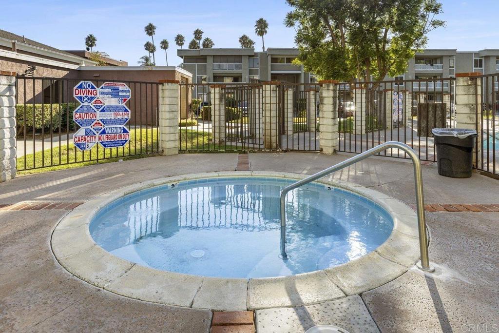 1050 Washington Ave - photo 17