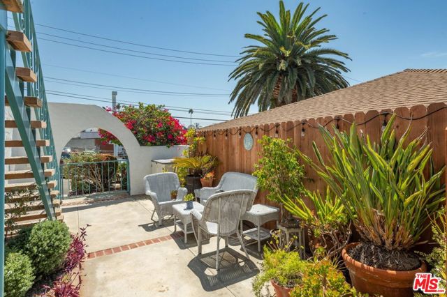 831 13th Street, Hermosa Beach, California 90254, ,Residential Income,Sold,13th,22194461