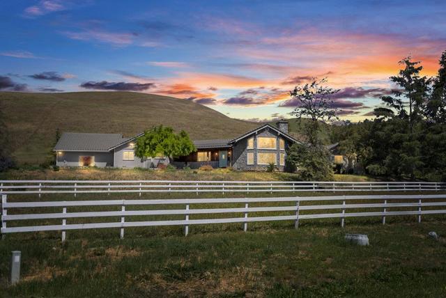 5955 Diablo Hills Road, Tres Pinos CA: https://media.crmls.org/mediaz/3612a3bd-d494-4da3-9407-09e3455f62df.jpg