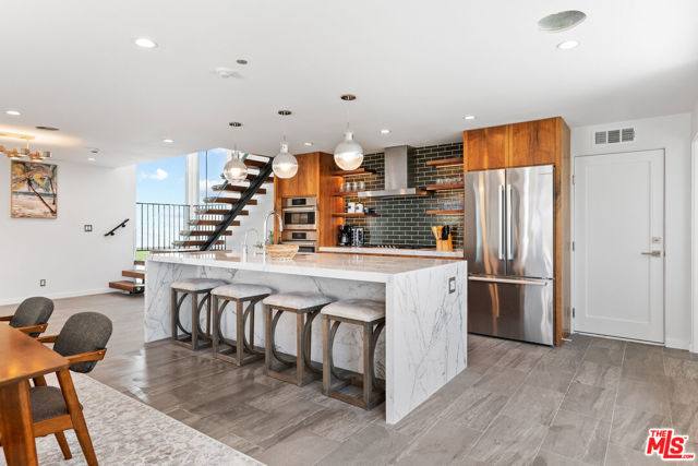 805 Norumbega Drive, Monrovia CA: https://media.crmls.org/mediaz/36131fe0-ca42-4878-a399-dd4eb95d1e32.jpg