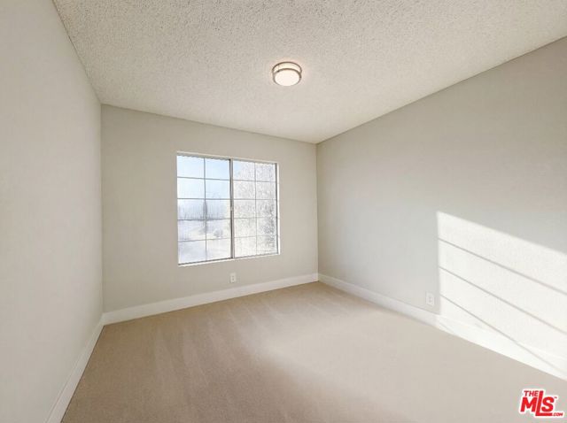 37740 Duffel Street, Palmdale CA: https://media.crmls.org/mediaz/36140e97-78ec-4d9b-bff8-8640e288bc94.jpg