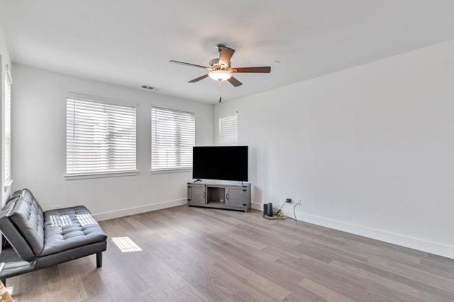 1180 Cherry Peak Way, Hollister CA: https://media.crmls.org/mediaz/36145b94-4828-4f1d-8521-c4887f3c2aa0.jpg