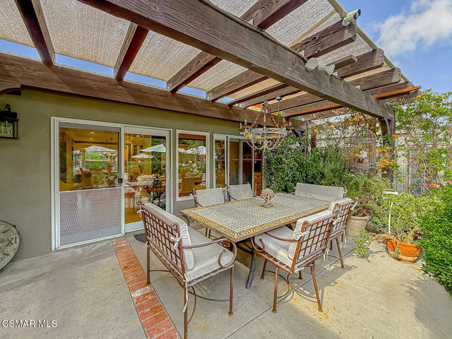 1888 El Monte Drive, Thousand Oaks CA: https://media.crmls.org/mediaz/3614ba64-4d7e-4652-b57f-f119a60c75a9.jpg