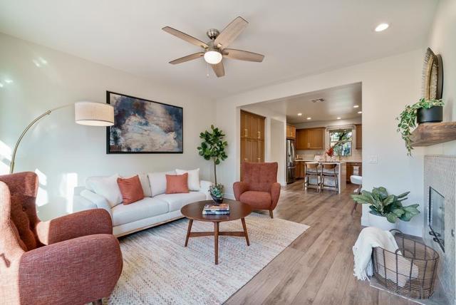 15820 Paseo Del Sur, San Diego CA: https://media.crmls.org/mediaz/3616356f-91fd-469c-855a-a5b4da4a12fd.jpg
