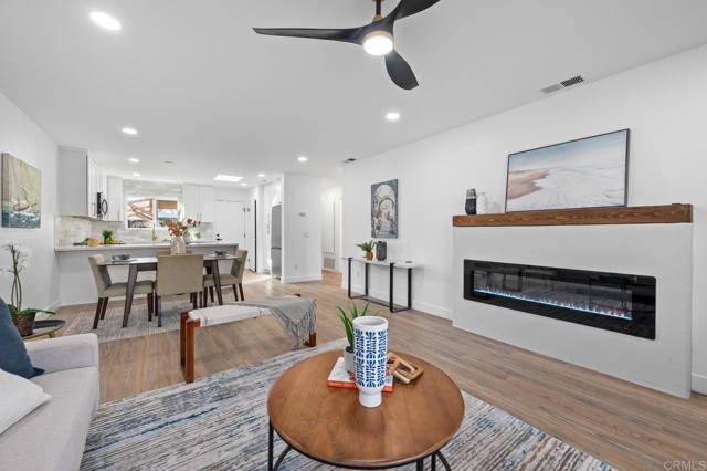 Detail Gallery Image 8 of 29 For 1014 Plover Way, Oceanside,  CA 92057 - 2 Beds | 2 Baths