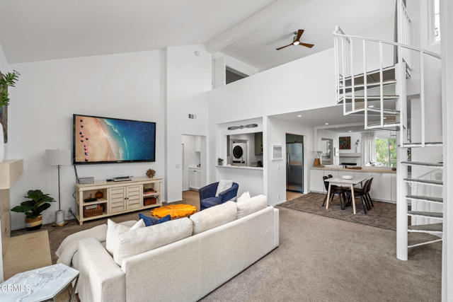 2287 Martinique Lane, Oxnard CA: https://media.crmls.org/mediaz/3616f270-2f1d-4b7e-af63-054d2dffe405.jpg