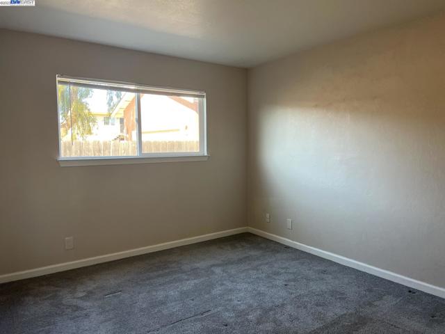 36976 Mulberry St, Newark CA: https://media.crmls.org/mediaz/36170f3e-8f72-44a9-9525-4a4386887fdf.jpg