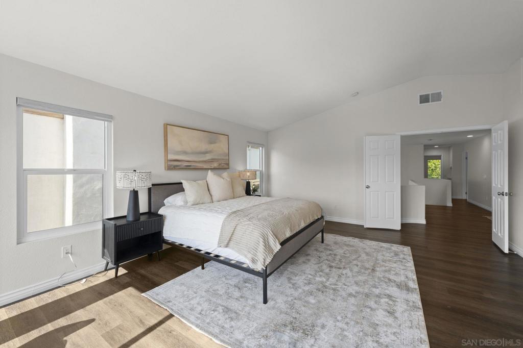 MLS #250033731SD img 18