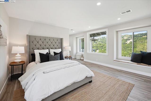 325 Bollinger Estates Ct, San Ramon CA: https://media.crmls.org/mediaz/36173406-3e22-4391-8edc-7bd92347a78e.jpg