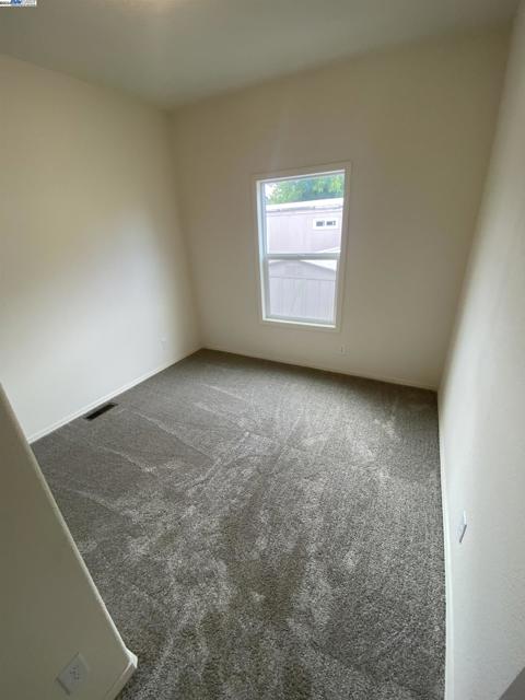 Image 20 of 21 For 99 Marigold Ave