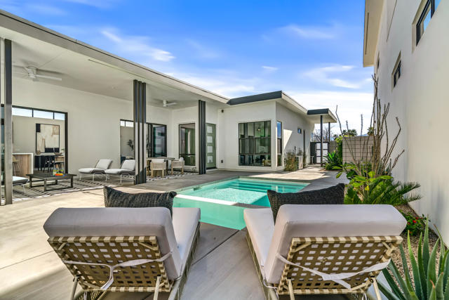 1346 Bacall Way, Palm Springs CA: https://media.crmls.org/mediaz/36179a2e-12ed-451b-9a32-b57efbac64d1.jpg