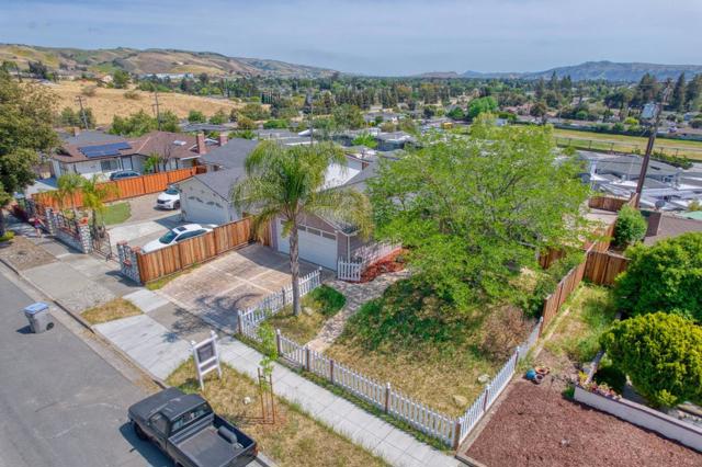 596 Savstrom Way, San Jose CA: https://media.crmls.org/mediaz/3617b095-2abe-463a-9754-be88d2821f90.jpg