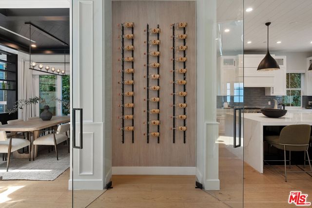 18057 Valley Vista Boulevard, Encino CA: https://media.crmls.org/mediaz/3617b48e-239c-4add-b49d-8f754a558e38.jpg