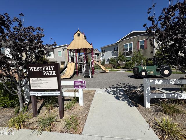 Detail Gallery Image 64 of 67 For 130 Farmhouse Dr #2,  Simi Valley,  CA 93065 - 3 Beds | 2/1 Baths
