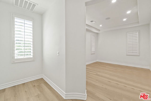 Image 33 of 52 For 8639 Edelweiss Drive