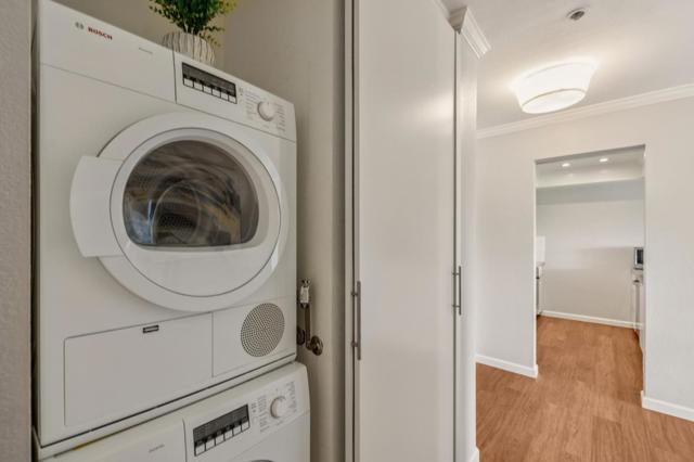 410 Sheridan Avenue, Palo Alto CA: https://media.crmls.org/mediaz/361891a8-2a8f-4915-b342-a77ba3bb5f50.jpg