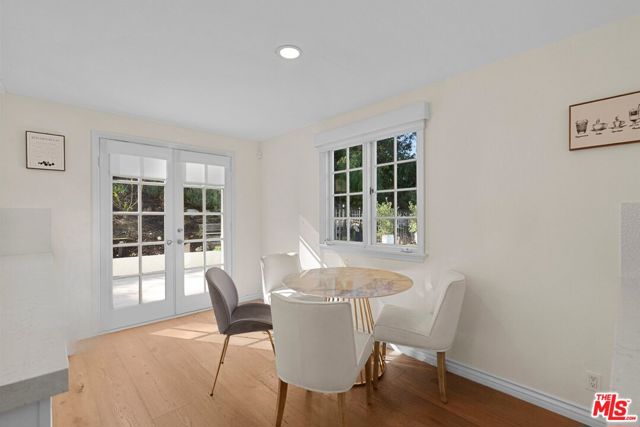 22241 Alizondo Drive, Woodland Hills CA: https://media.crmls.org/mediaz/3618e017-d13e-4dbb-babc-66b04ddb2742.jpg