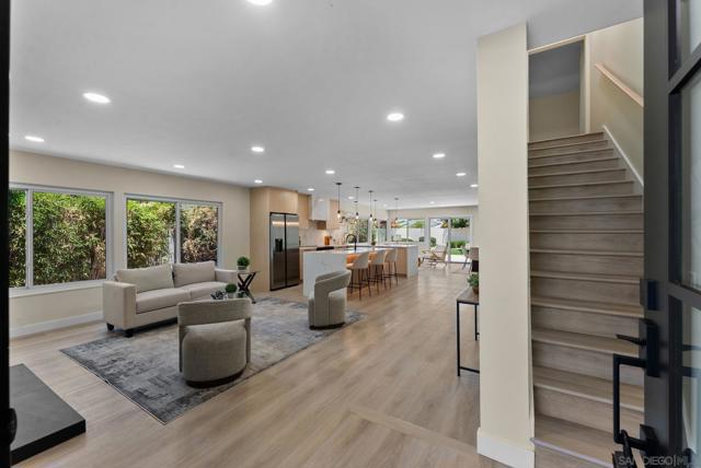 11412 Lucera Pl, San Diego CA: https://media.crmls.org/mediaz/36191936-fcbe-43dc-83a6-ba8f8f5d745c.jpg