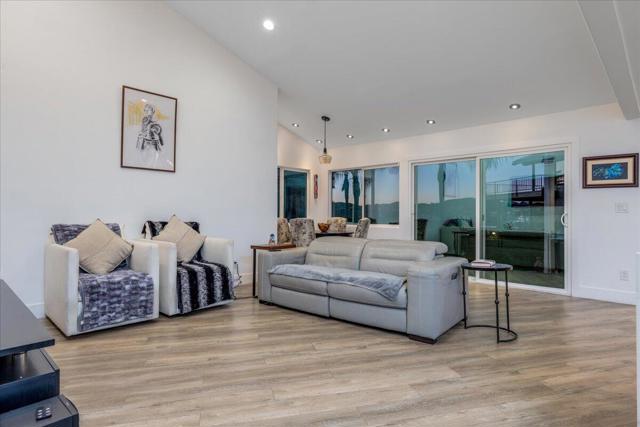 29795 Eagle Point Drive, Canyon Lake CA: https://media.crmls.org/mediaz/36199f0b-aa9e-454e-8883-b4d96b382063.jpg