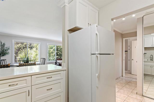 1743 Carmel Dr, Walnut Creek CA: https://media.crmls.org/mediaz/361a7e4d-e81f-4ef2-b937-071a62b6639f.jpg