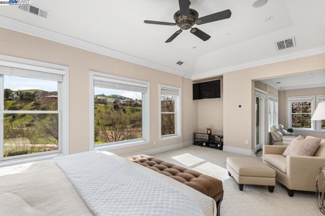 1569 Via Di Salerno, Pleasanton CA: https://media.crmls.org/mediaz/361b086f-2a5e-46f8-89fb-9358e5f053fe.jpg
