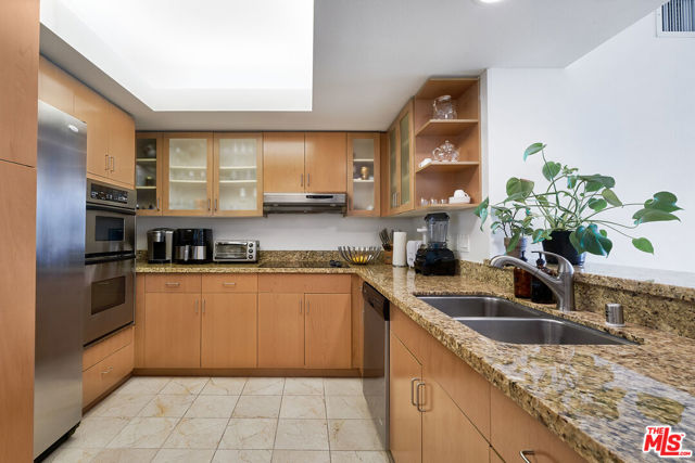 13700 MARINA POINTE Drive, Marina del Rey, California 90292, 2 Bedrooms Bedrooms, ,2 BathroomsBathrooms,Condominium,For Sale,MARINA POINTE,24396671