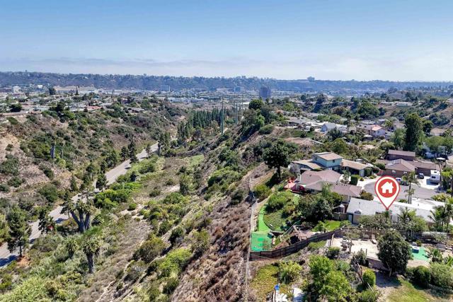 7912 Blue Jay Place, San Diego CA: https://media.crmls.org/mediaz/361b9470-7702-4110-8c37-74b191c30db0.jpg
