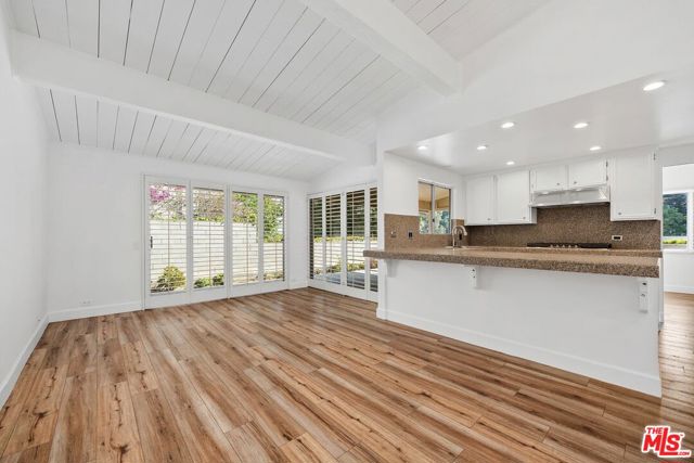 1224 El Hito Circle, Pacific Palisades CA: https://media.crmls.org/mediaz/361c49f7-8716-45f8-9190-9dbd0e62d294.jpg