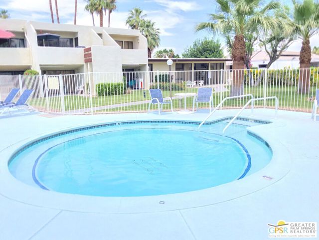 1655 E Palm Canyon Drive, Palm Springs CA: https://media.crmls.org/mediaz/361c4f19-0738-4539-99c4-a5db99347d10.jpg
