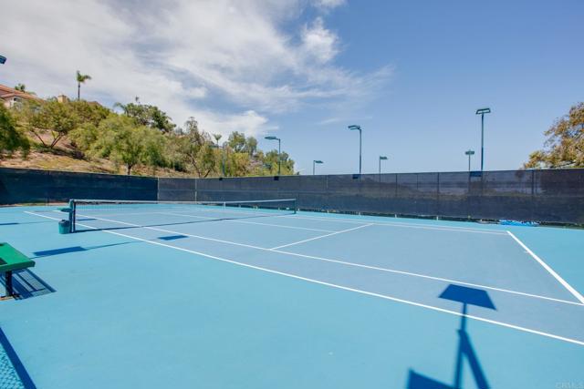 2490 Bear Rock Gln, Escondido CA: https://media.crmls.org/mediaz/361c6762-6967-4e79-a928-c8496f82e22e.jpg