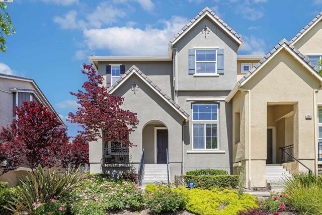 6268 Byron Ln, San Ramon CA: https://media.crmls.org/mediaz/361dbd5c-a977-4731-b294-5a4fb89912a4.jpg