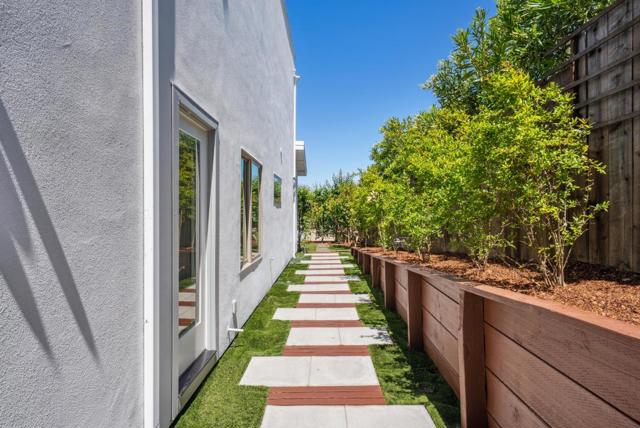 1 Millbrae Circle, Millbrae CA: https://media.crmls.org/mediaz/361e157e-b828-48c0-861f-807721ad5905.jpg