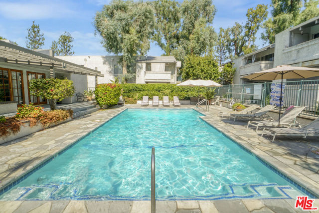 20134 Leadwell Street, Winnetka CA: https://media.crmls.org/mediaz/361e21f4-5ddb-4065-9222-558b3a82f52c.jpg