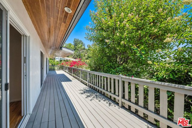 1317 Devlin Drive, Los Angeles CA: https://media.crmls.org/mediaz/361e31df-6151-4979-ac66-10bb37c8960b.jpg