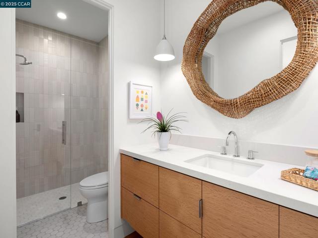3364 Las Huertas Rd, Lafayette CA: https://media.crmls.org/mediaz/361e5860-55b6-4038-a634-d139cc06f72a.jpg